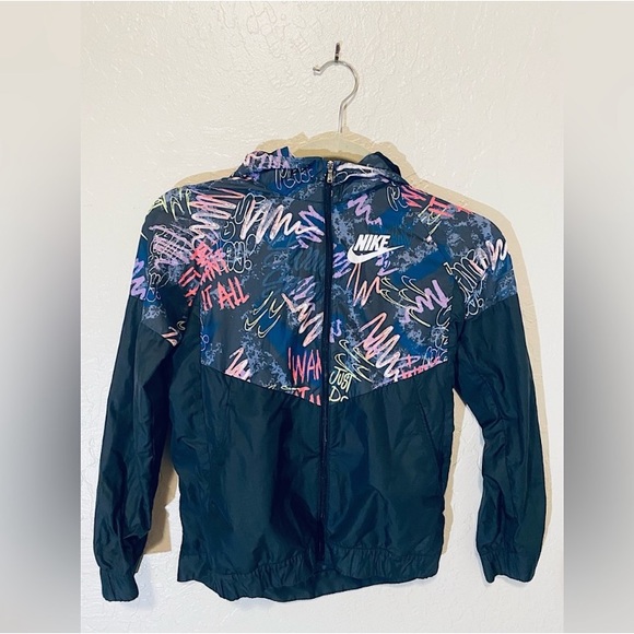 Windbreaker - Picture 3 of 3